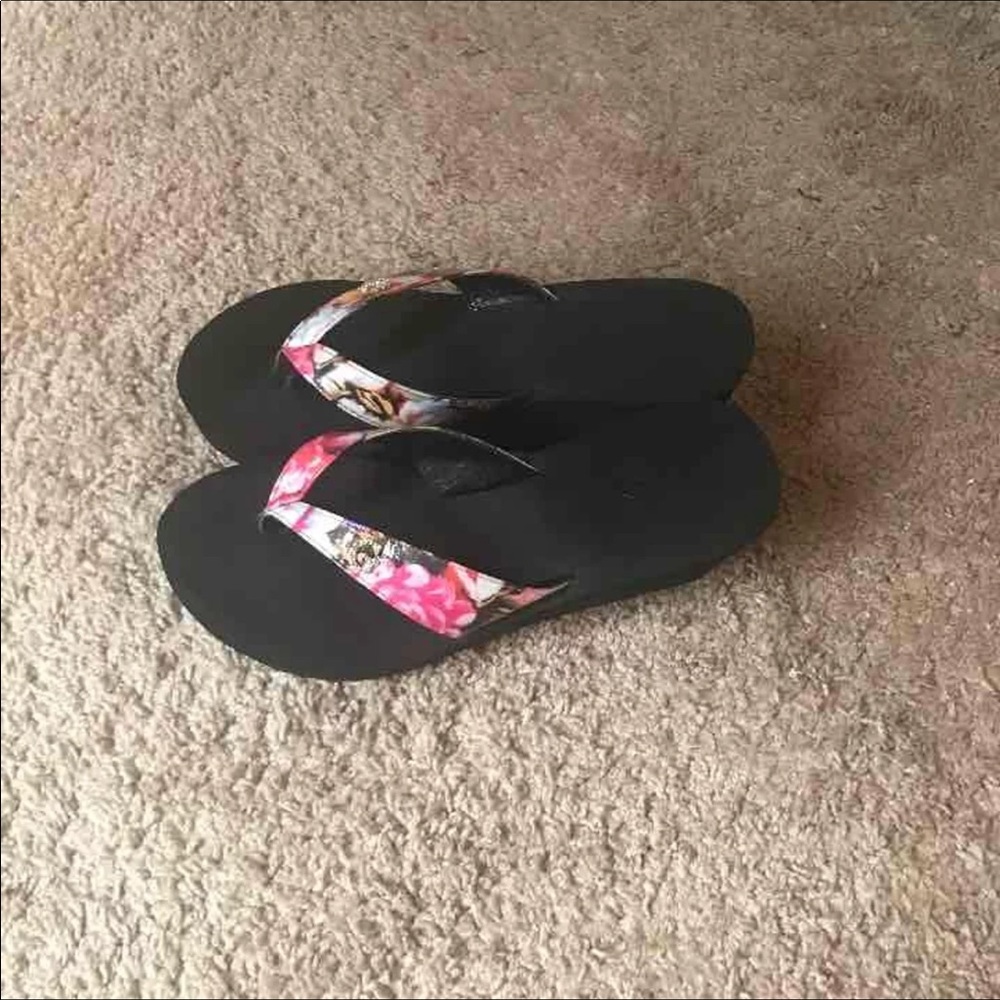 Guess Flip Flops